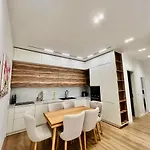 Villa Veranda Apartment, Coast